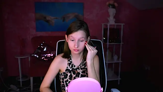 EllaHorton online show from 4, 4, 2026