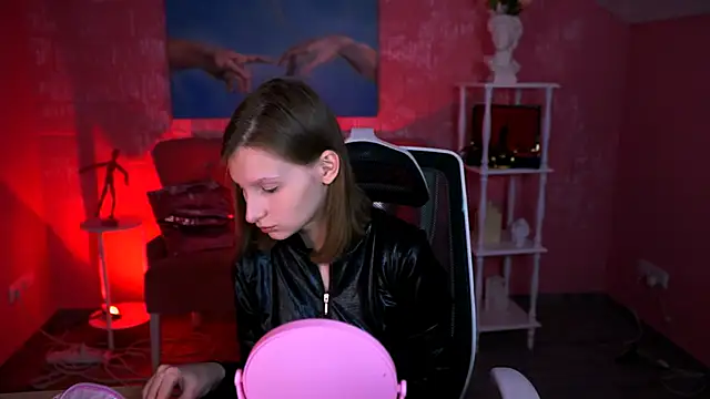 EllaHorton online show from 21, 4, 2026