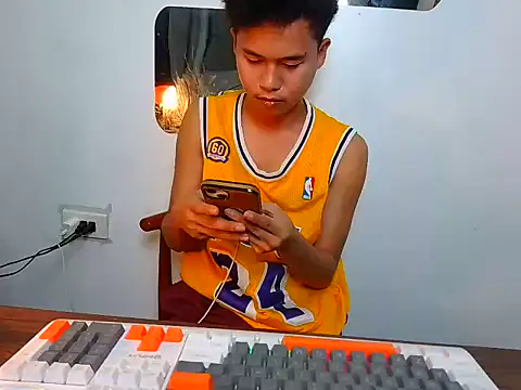 Snapshot of Asiantwink21 chatting on 17, 9, 2025 Asiantwink21 online show from 17, 9, 2025