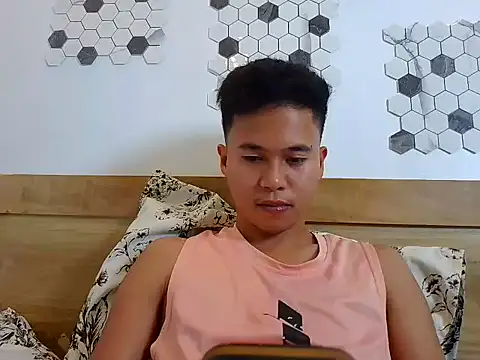 Snapshot of Asiantwink21 chatting on 23, 9, 2025 Asiantwink21 online show from 23, 9, 2025