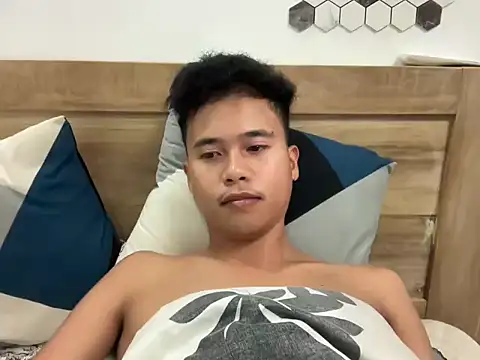 Snapshot of Asiantwink21 chatting on 25, 9, 2025 Asiantwink21 online show from 25, 9, 2025