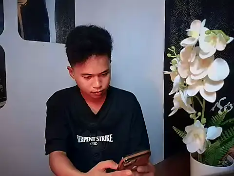 Snapshot of Asiantwink21 chatting on 30, 9, 2025 Asiantwink21 online show from 30, 9, 2025