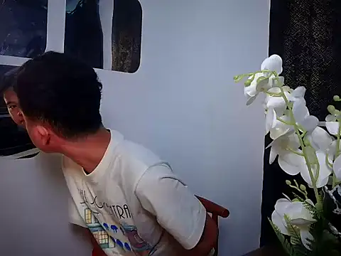 Snapshot of Asiantwink21 chatting on 1, 10, 2025 Asiantwink21 online show from 1, 10, 2025