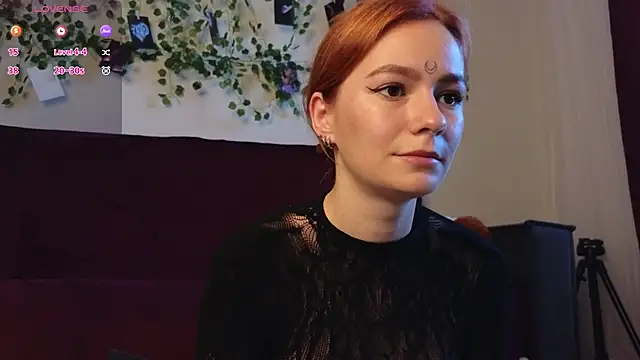 girl with snaketatto0 online show from 1, 10, 2025