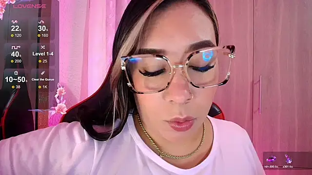 Snapshot of leahtemptation3 chatting on 30, 6, 2026 leahtemptation3 online show from 30, 6, 2026
