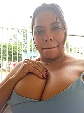 Snapshot of CanelitaPasion chatting on 19, 12, 2024 CanelitaPasion online show from 19, 12, 2024