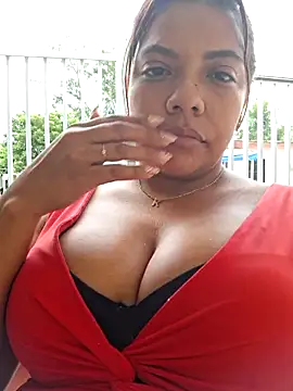 Snapshot of CanelitaPasion chatting on 20, 12, 2024 CanelitaPasion online show from 20, 12, 2024