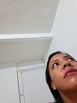 Snapshot of CanelitaPasion chatting on 10, 11, 2025 CanelitaPasion online show from 10, 11, 2025