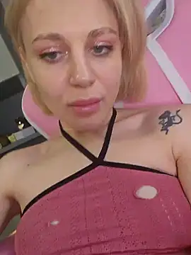 Snapshot of BabySPieS chatting on 1, 3, 2025 BabySPieS online show from 1, 3, 2025