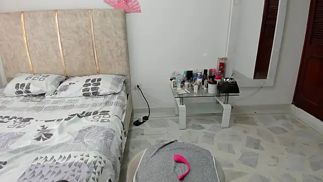 EnyelDavies online show from 1, 11, 2025