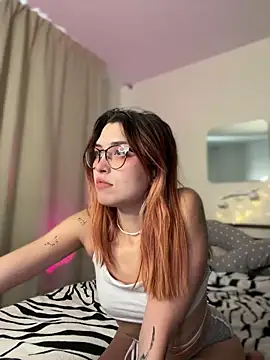 Evangeline Lawrence  online show from 15, 3, 2025