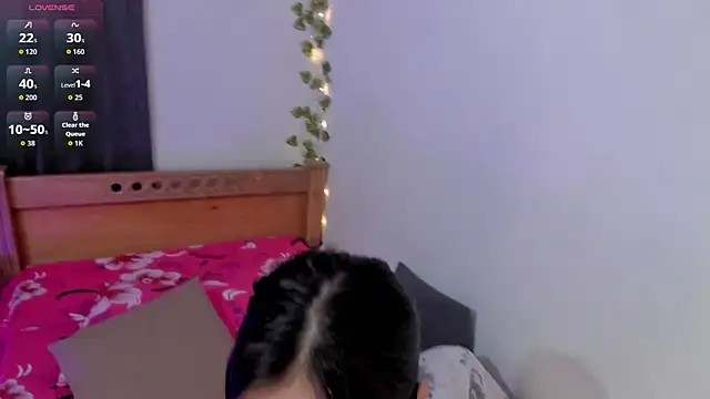 andrea osorio  online show from 9, 3, 2026