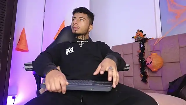 Snapshot of JuanCamiilo_66 chatting on 5, 11, 2025 JuanCamiilo 66 online show from 5, 11, 2025