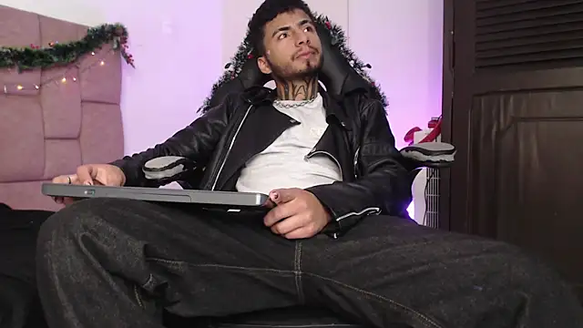 Snapshot of JuanCamiilo_66 chatting on 20, 11, 2025 JuanCamiilo 66 online show from 20, 11, 2025