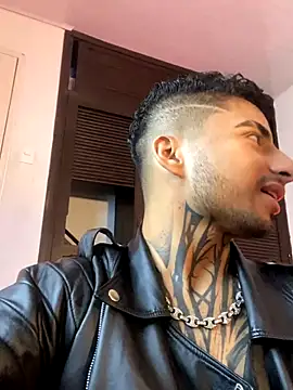 Snapshot of JuanCamiilo_66 chatting on 14, 12, 2025 JuanCamiilo 66 online show from 14, 12, 2025