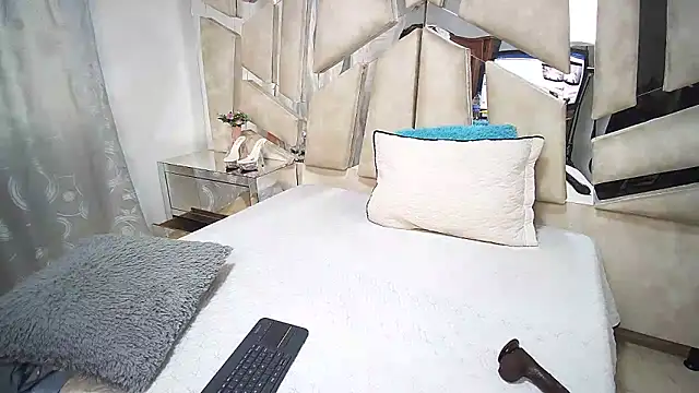 Natalyefoster online show from 10, 2, 2025