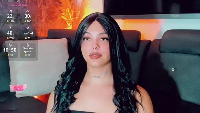 Emmaa Saenz  online show from 18, 5, 2026