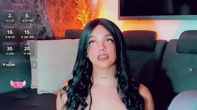 Emmaa Saenz  online show from 19, 5, 2026