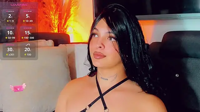 Emmaa Saenz  online show from 23, 5, 2026