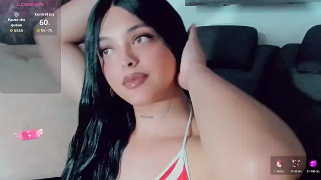 Emmaa Saenz  online show from 17, 6, 2026