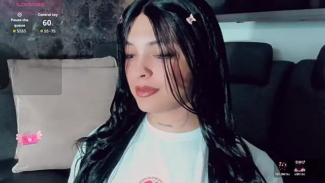 Emmaa Saenz  online show from 3, 7, 2026