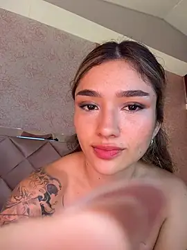 Snapshot of Arianavillada chatting on 5, 6, 2026 Arianavillada online show from 5, 6, 2026