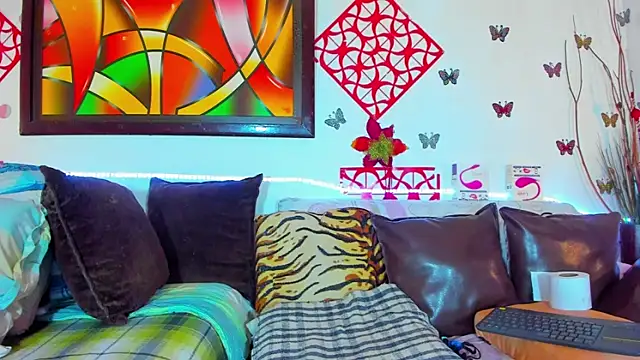 SQUIRTBRUNETE online show from 4, 5, 2026