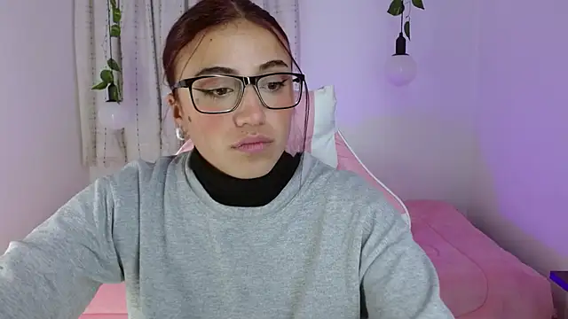 Snapshot of veronicaxx69 chatting on 24, 12, 2024 veronicaxx69 online show from 24, 12, 2024