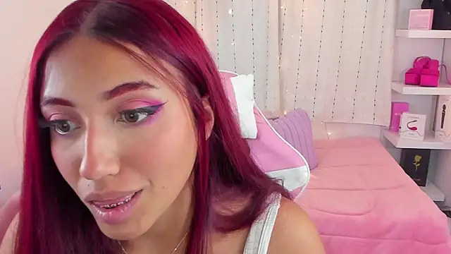 Snapshot of veronicaxx69 chatting on 24, 9, 2025 veronicaxx69 online show from 24, 9, 2025