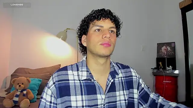Snapshot of Curlblue chatting on 16, 10, 2025 Curlblue online show from 16, 10, 2025