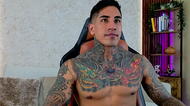 Snapshot of AdanReilly chatting on 1, 8, 2026 AdanReilly online show from 1, 8, 2026