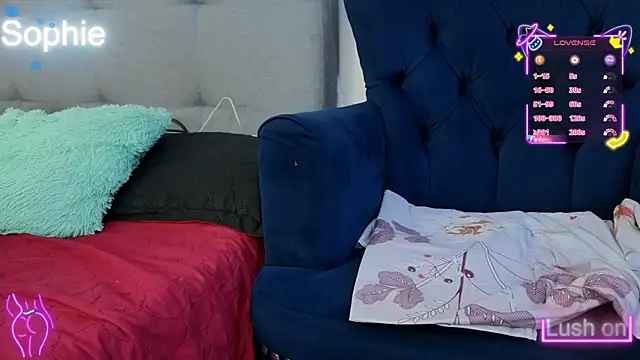 Snapshot of Sophiehuntress chatting on 30, 9, 2025 Sophiehuntress online show from 30, 9, 2025