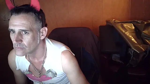 Snapshot of Lia_Y_PatrickX chatting on 16, 11, 2025 Lia Y PatrickX online show from 16, 11, 2025