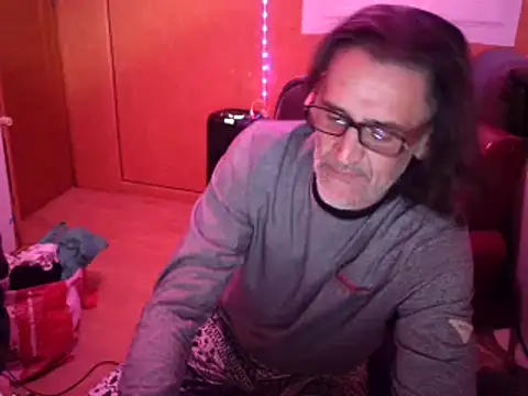 Snapshot of Lia_Y_PatrickX chatting on 27, 11, 2025 Lia Y PatrickX online show from 27, 11, 2025