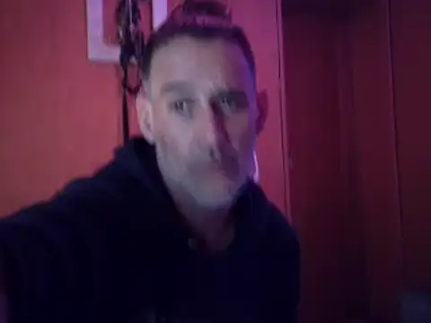 Snapshot of Lia_Y_PatrickX chatting on 30, 11, 2025 Lia Y PatrickX online show from 30, 11, 2025