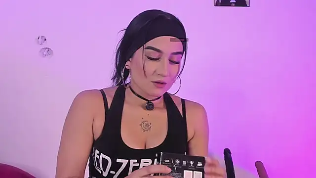 Snapshot of Maggie_1 chatting on 3, 10, 2025 Maggie 1 online show from 3, 10, 2025