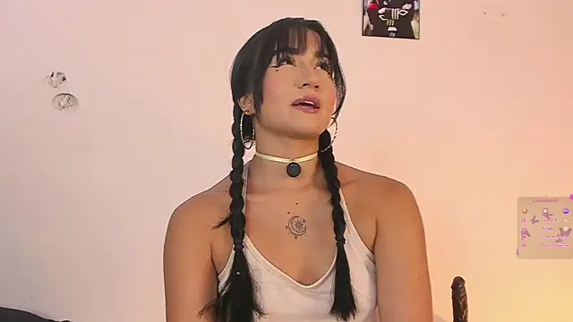 Snapshot of Maggie_1 chatting on 18, 11, 2025 Maggie 1 online show from 18, 11, 2025