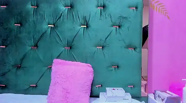 Snapshot of Hellen__4master chatting on 18, 12, 2024 Hellen 4master online show from 18, 12, 2024