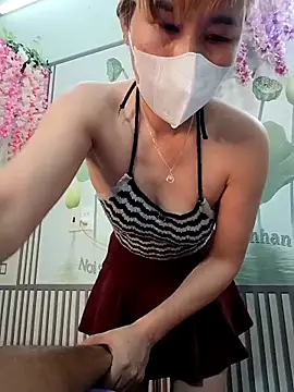 Snapshot of zizi_public chatting on 13, 11, 2025 zizi public online show from 13, 11, 2025