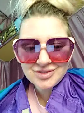 Snapshot of LadyLolyPop_ chatting on 8, 5, 2026 LadyLolyPop online show from 8, 5, 2026