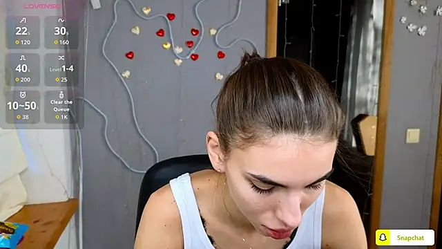 Snapshot of EmmyGreans chatting on 4, 10, 2025 EmmyGreans online show from 4, 10, 2025