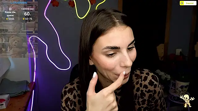 Snapshot of EmmyGreans chatting on 25, 11, 2025 EmmyGreans online show from 25, 11, 2025