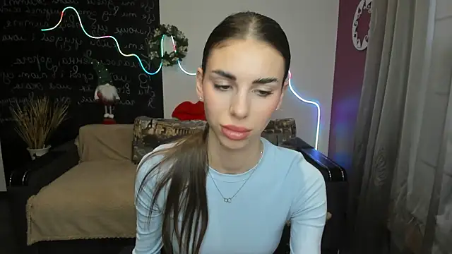 Snapshot of EmmyGreans chatting on 18, 12, 2025 EmmyGreans online show from 18, 12, 2025