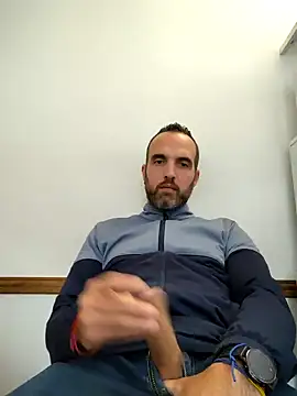 leon3875 online show from 5, 3, 2025