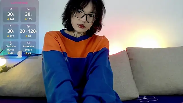 Snapshot of LizzieLight chatting on 5, 2, 2025 LizzieLight online show from 5, 2, 2025