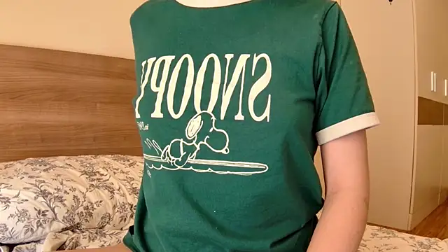 Snapshot of sun_place chatting on 6, 3, 2025 sun place online show from 6, 3, 2025