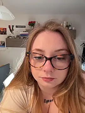 Snapshot of chloetarducci chatting on 13, 3, 2026 chloetarducci online show from 13, 3, 2026