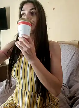 Snapshot of AntoniaHottie chatting on 5, 1, 2025 AntoniaHottie online show from 5, 1, 2025