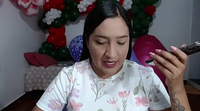 Saracutee1 online show from 6, 12, 2024