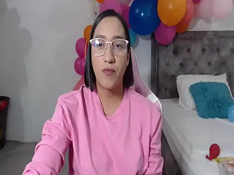 Saracutee1 online show from 11, 9, 2025